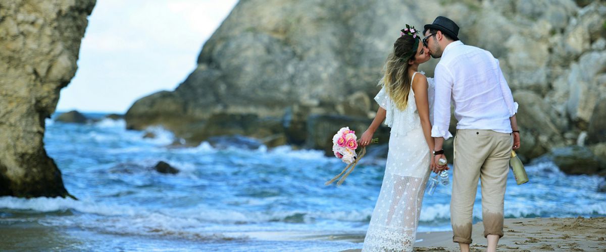 Matrimonio in spiaggia: quando l'amore incontra l'immensità del mare