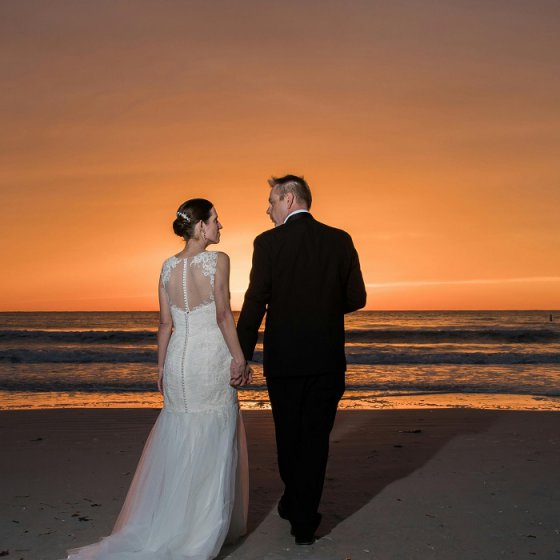matrimonio in spiaggia al tramonto