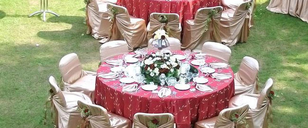 Tavola apparecchiata per matrimonio: apparecchiare i tavoli è un'arte